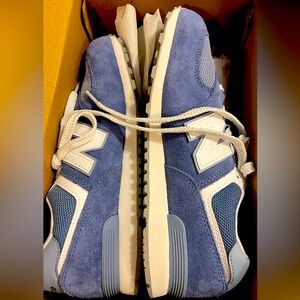 New balance shoes